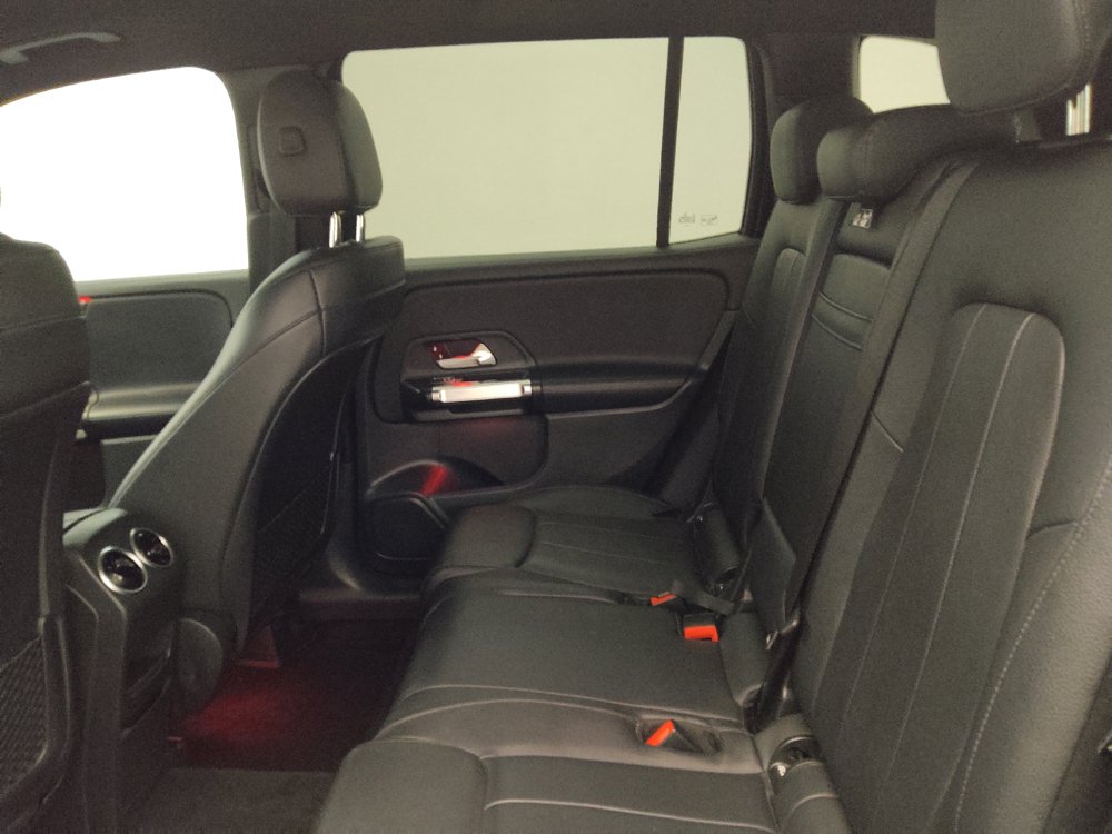 Used 2021 Mercedes-Benz GLB 250 4MATIC w/ Premium Package image 18