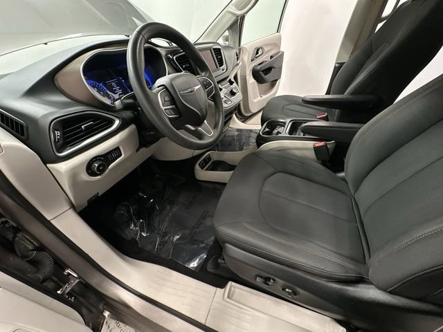 Used 2018 Chrysler Pacifica Touring Plus w/ Tire & Wheel Group image 16