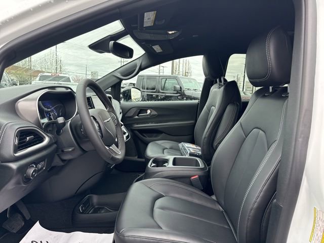 New 2026 Chrysler Pacifica Select FWD image 17