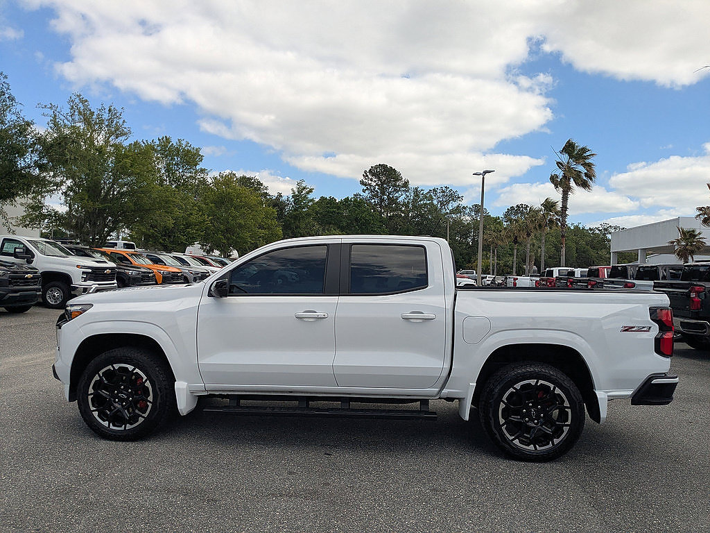 Certified 2026 Chevrolet Colorado Z71 w/ Technology Package AWD/4WD image 6