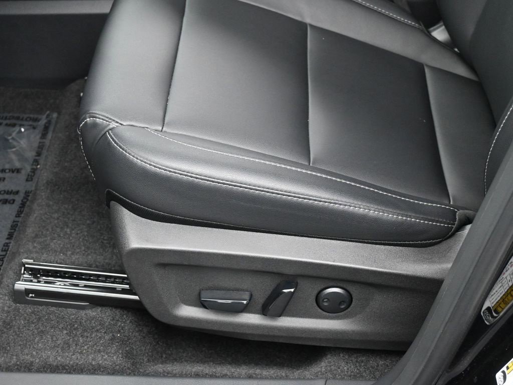 Used 2025 Nissan Murano SV image 17