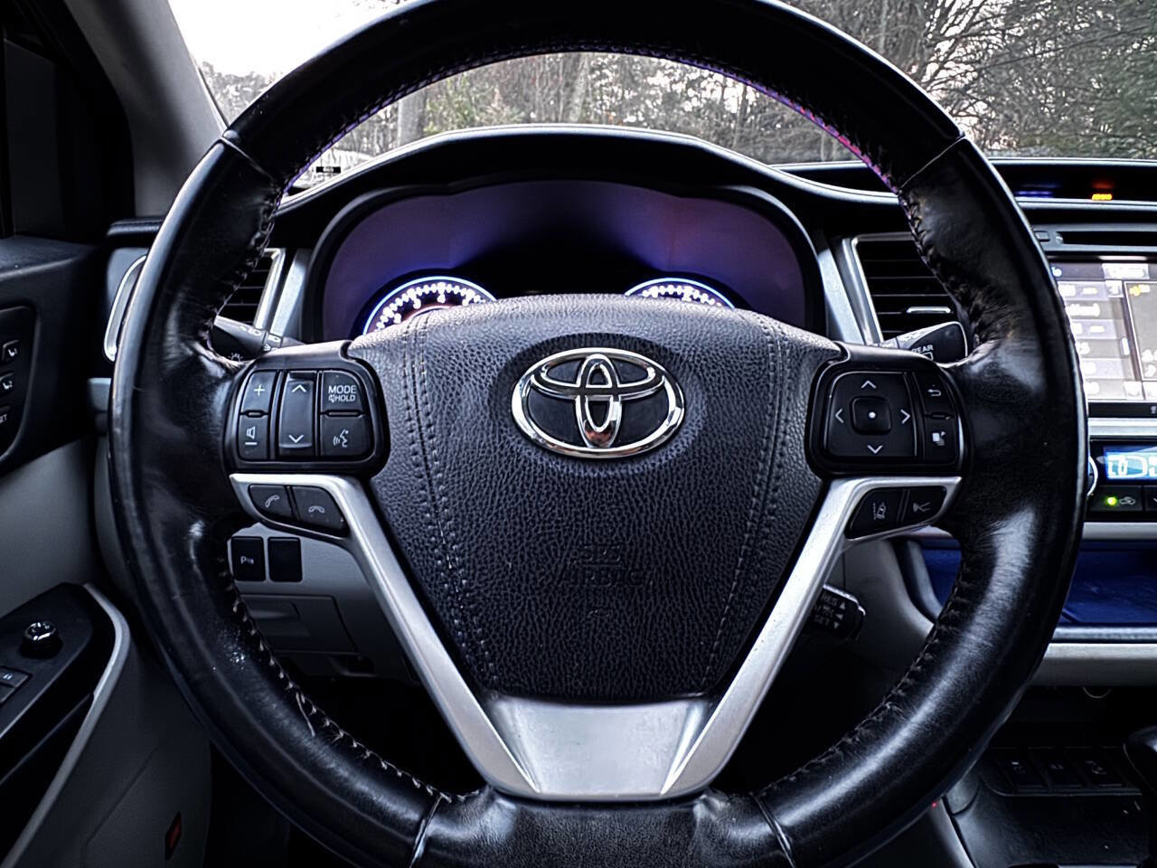 Used 2018 Toyota Highlander Limited image 18