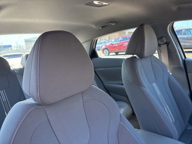 Certified 2025 Hyundai Elantra Sport image 28