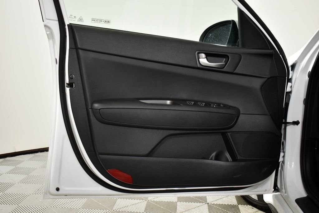 Used 2020 Kia Optima S image 16