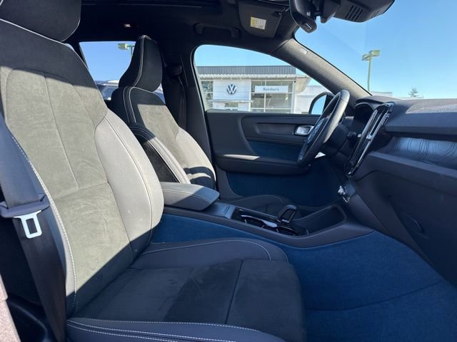 Used 2023 Volvo XC40 Recharge Ultimate image 42