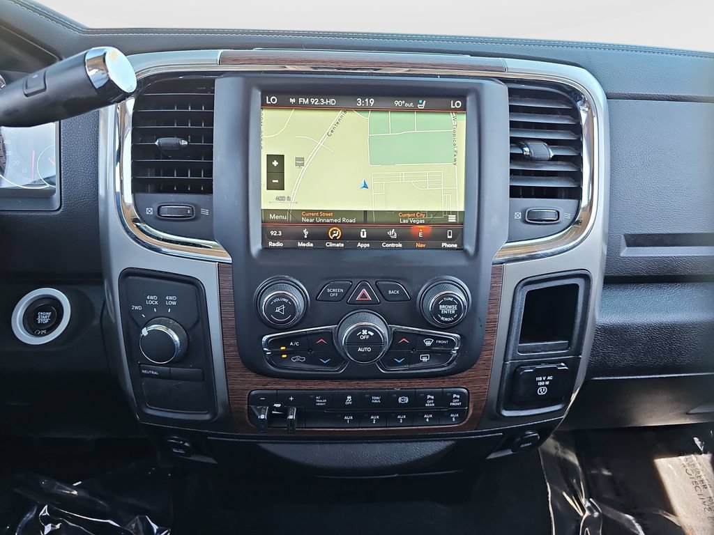 Used 2018 RAM 3500 Laramie w/ Convenience Group AWD/4WD image 15
