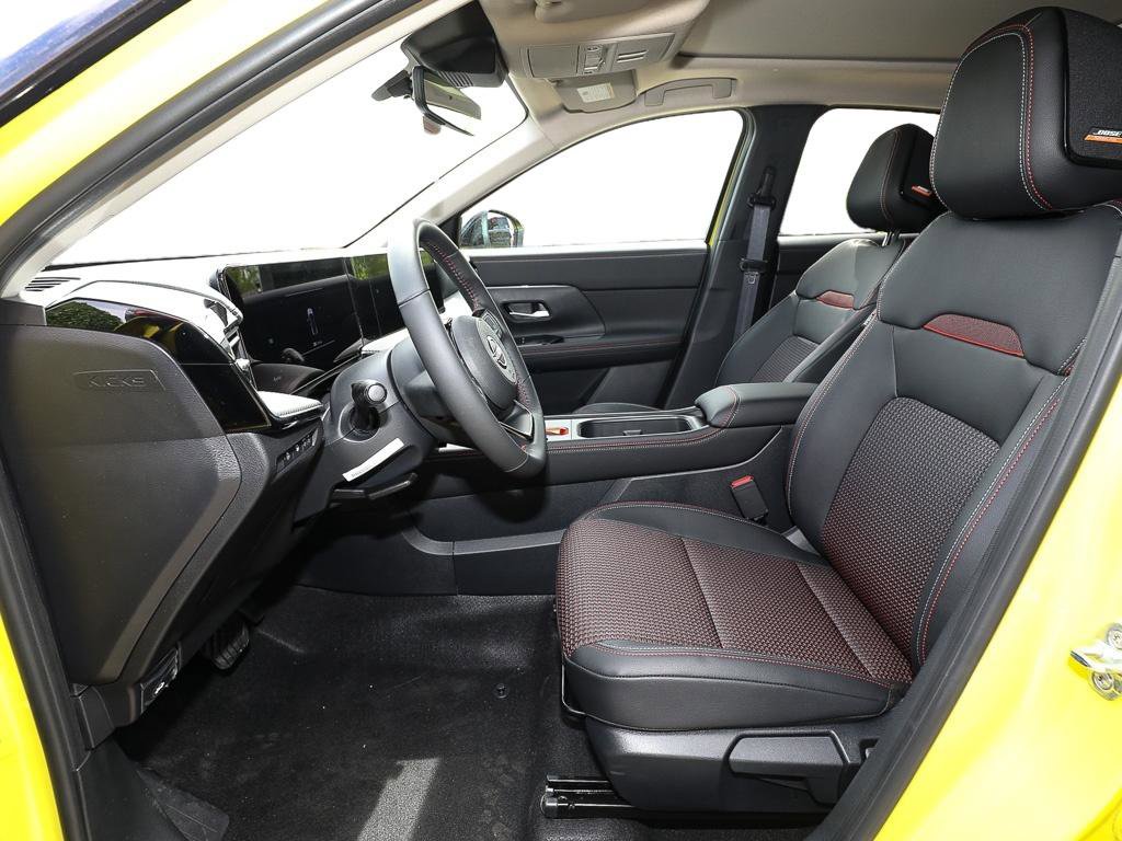 New 2026 Nissan Kicks SR w/ SR Premium Package AWD/4WD image 10