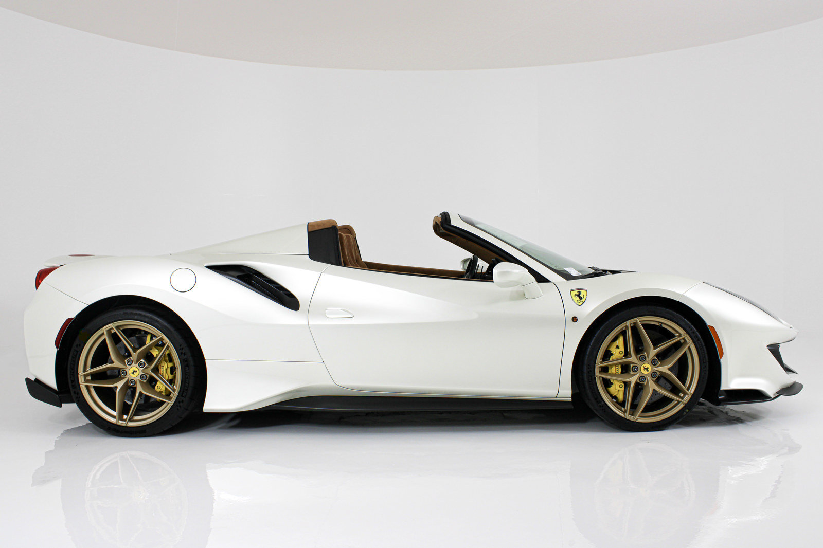 Certified 2020 Ferrari 488 Pista Spider RWD image 6