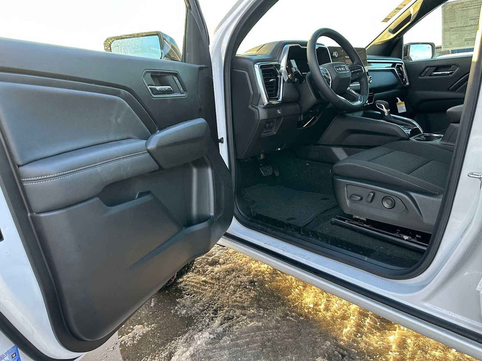 New 2026 GMC Canyon Elevation w/ Convenience Package image 19