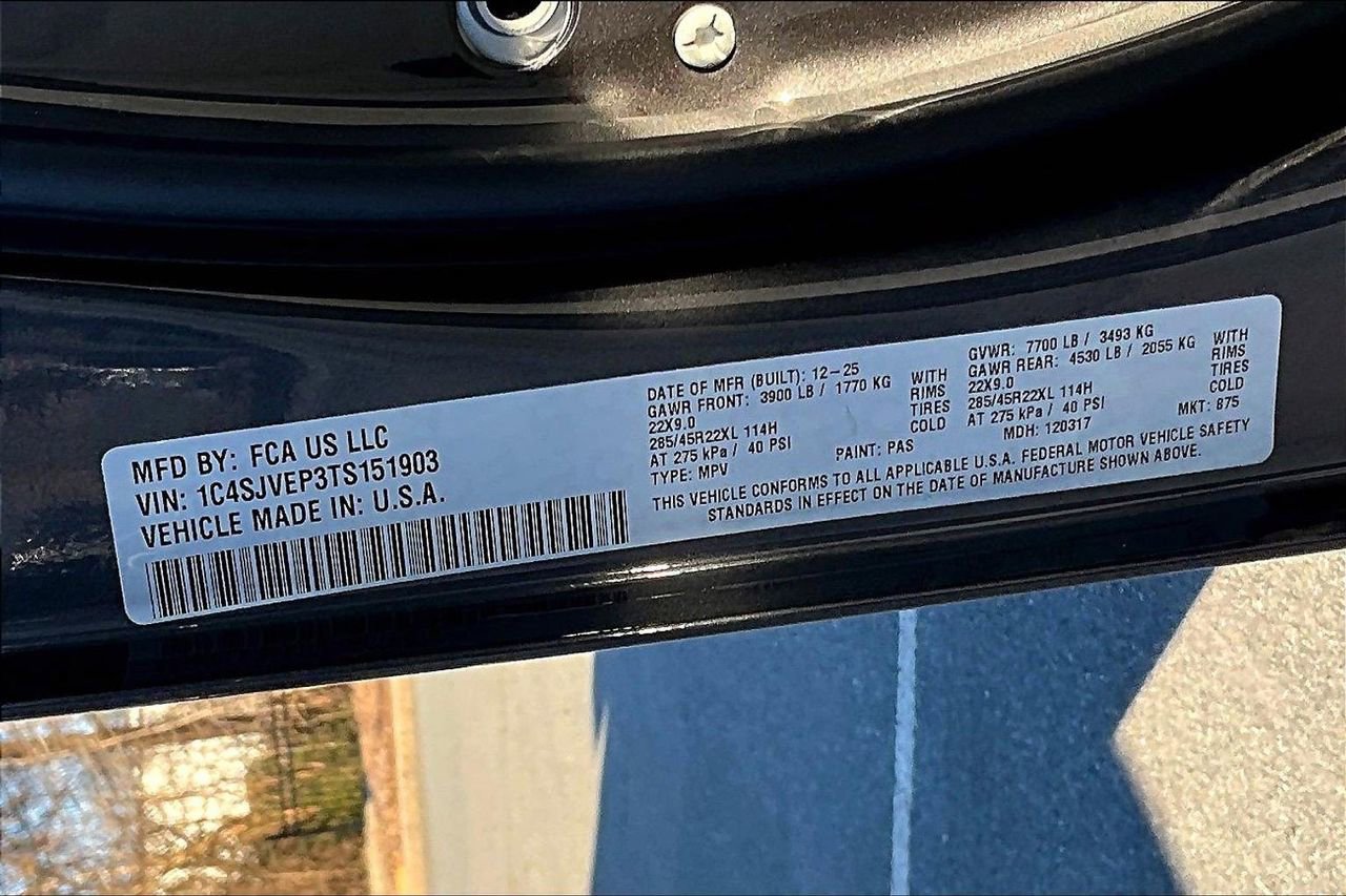 New 2026 Jeep Grand Wagoneer Summit image 38