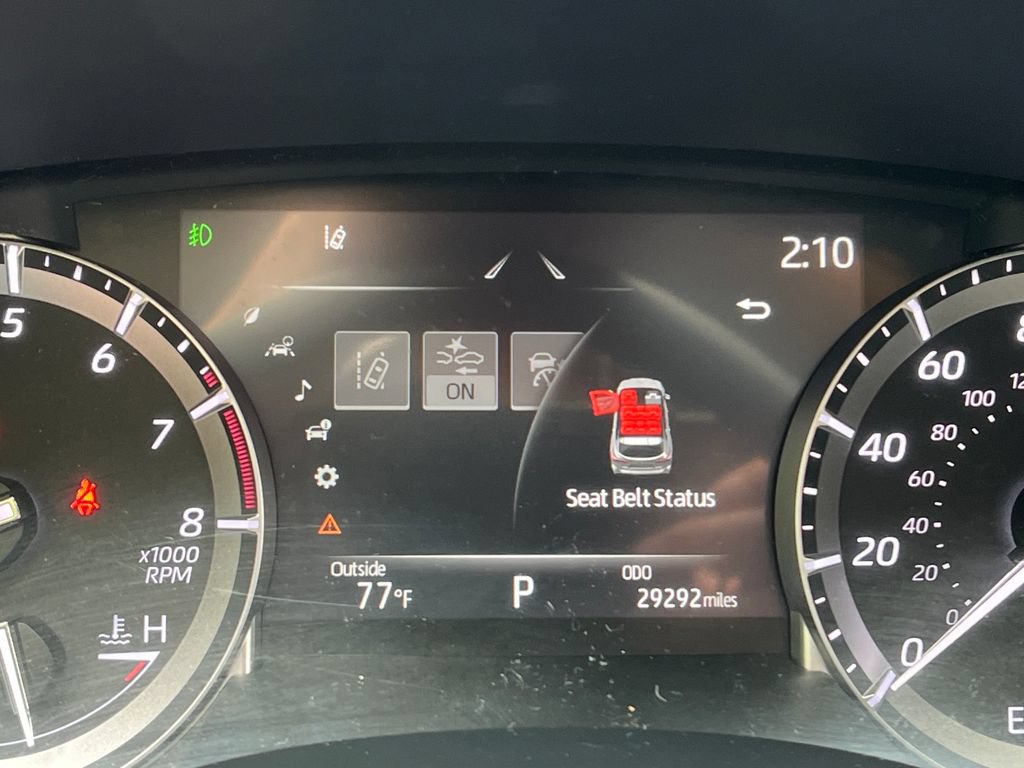 Used 2022 Toyota Highlander XLE AWD/4WD image 16