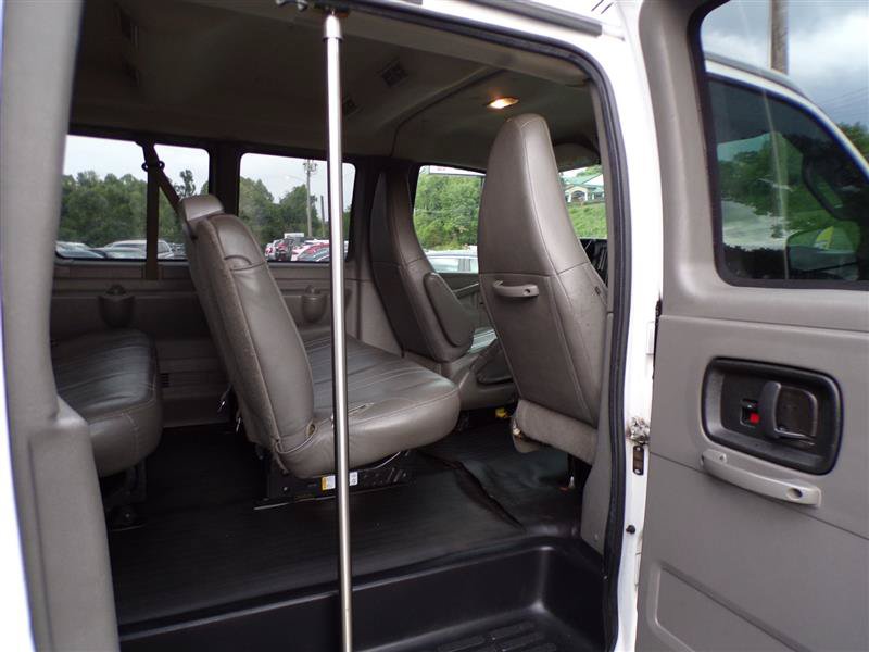 Used 2017 Chevrolet Express 3500 LS RWD image 23