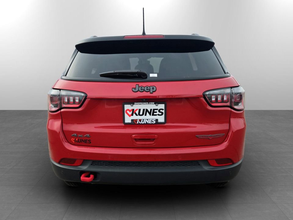 Used 2024 Jeep Compass Trailhawk image 8