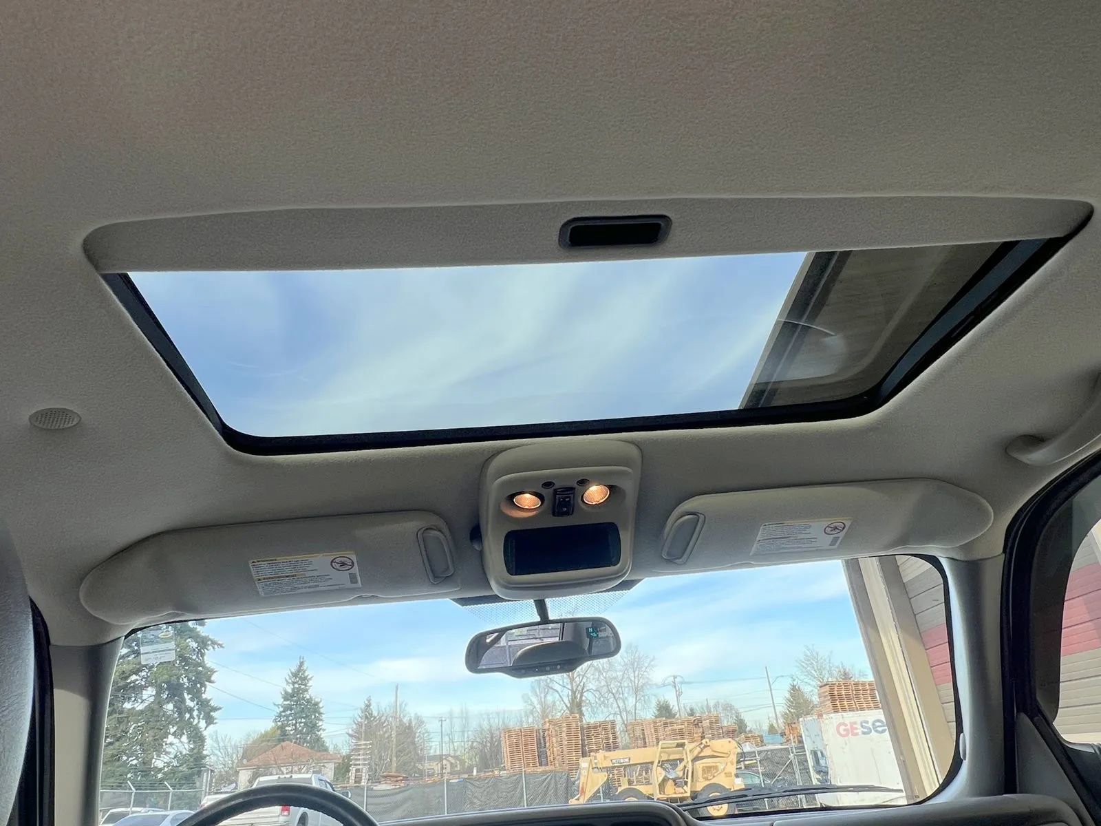 Used 2005 GMC Sierra 3500 SLT w/ Heavy-Duty Power Package image 29