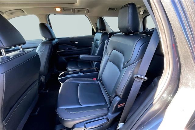 Used 2024 Nissan Pathfinder SL w/ SL Premium Package image 16