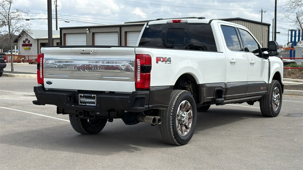 Used 2025 Ford F350 King Ranch w/ FX4 Off-Road Package image 6