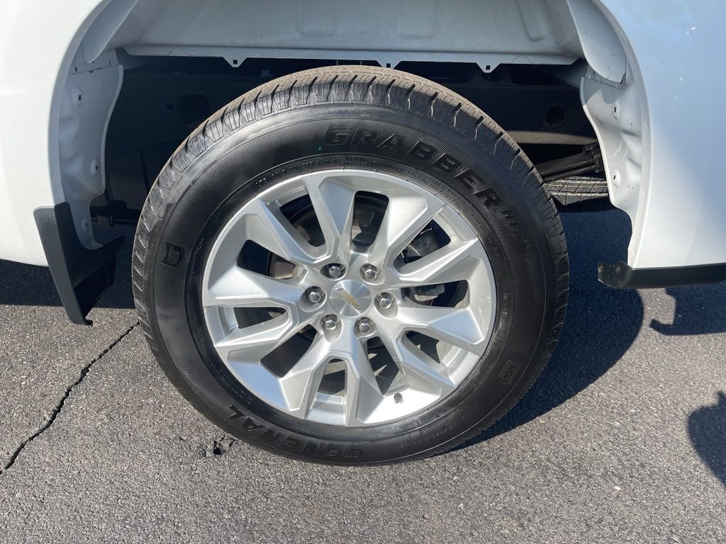 Used 2023 Chevrolet Silverado 1500 Custom image 10