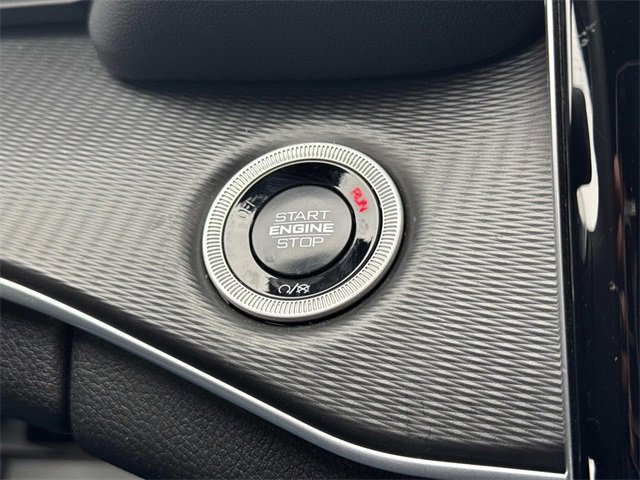 Used 2024 Jeep Grand Cherokee Laredo image 34