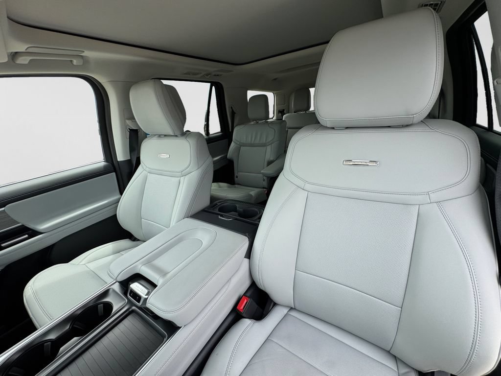 Used 2026 Ford Expedition Platinum w/ Driver's Package AWD/4WD image 19