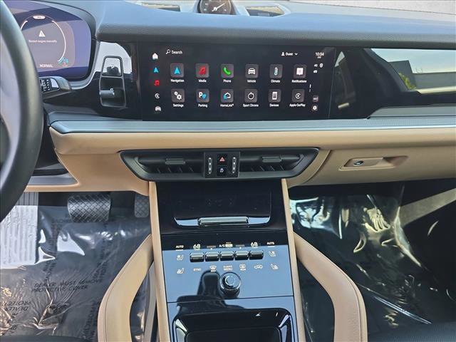 Used 2024 Porsche Cayenne Coupe AWD/4WD image 21