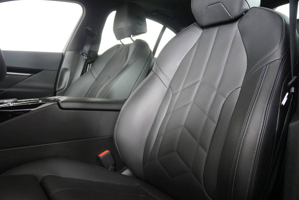 Used 2026 BMW 530i RWD image 10