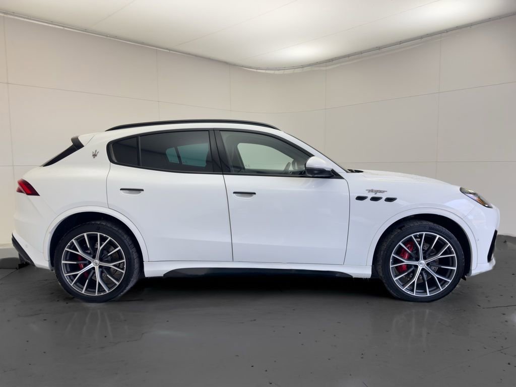 Used 2024 Maserati Grecale Trofeo image 2