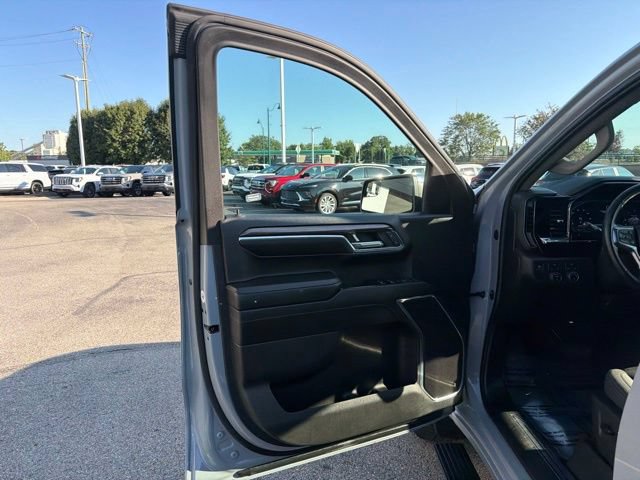 Used 2024 Chevrolet Silverado 1500 LT AWD/4WD image 25