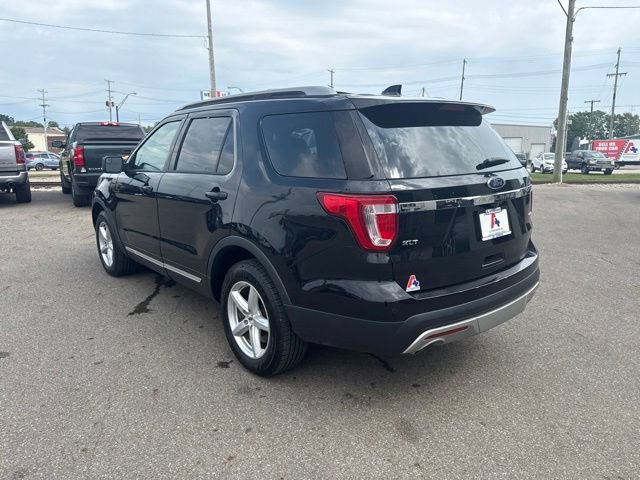 Used 2017 Ford Explorer XLT AWD/4WD image 5