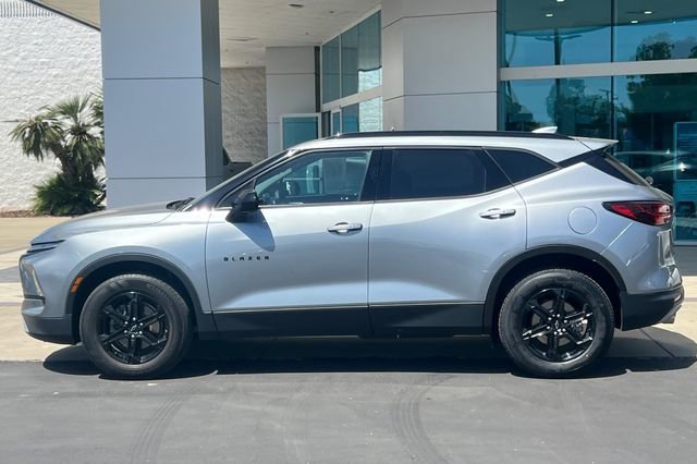 Used 2023 Chevrolet Blazer LT w/ Midnight/Sport Edition FWD image 7