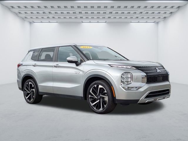 Used 2023 Mitsubishi Outlander SE