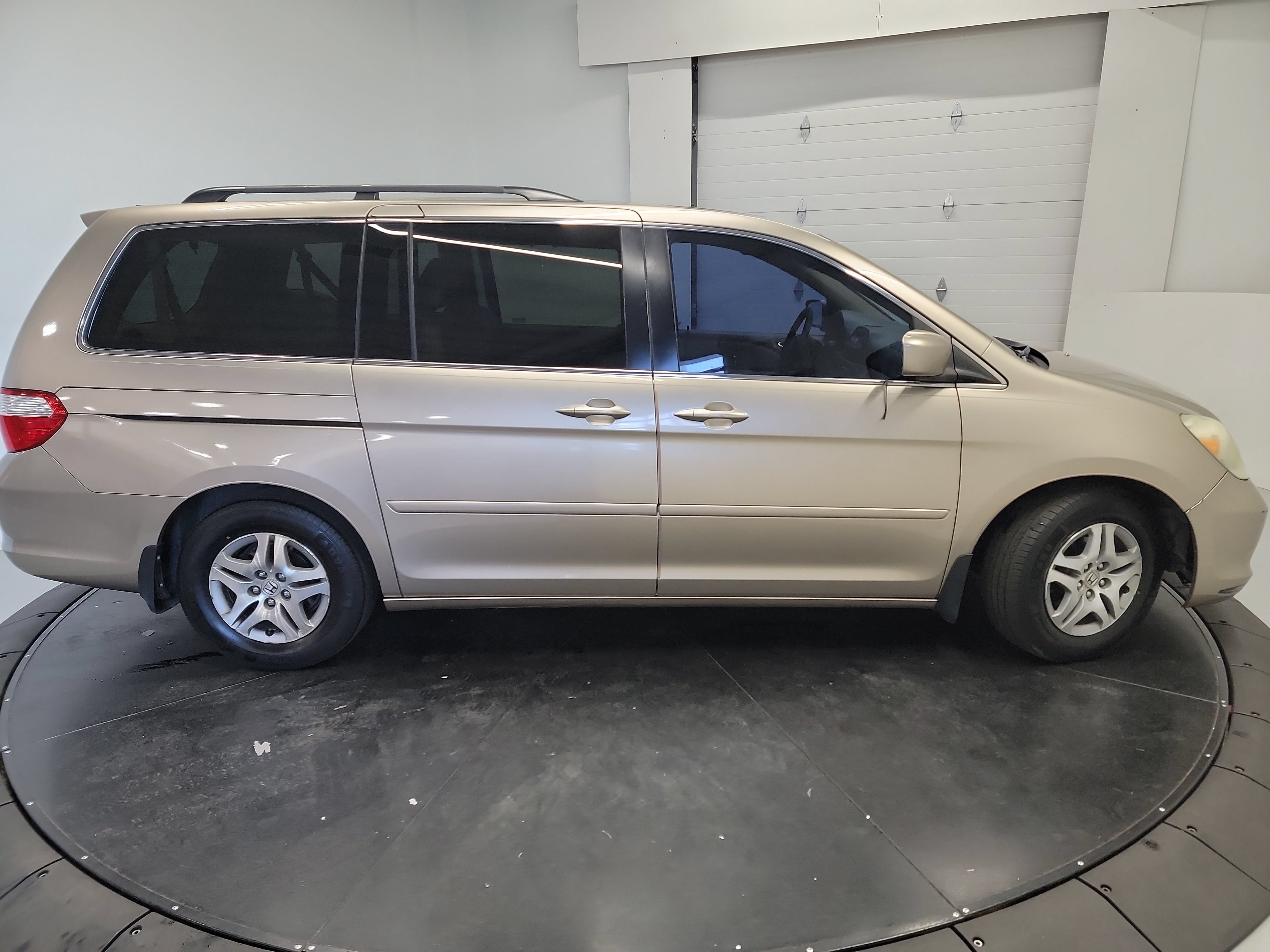 Used 2005 Honda Odyssey EX-L image 11