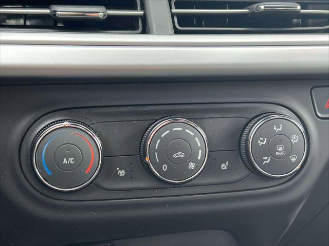 Used 2024 Chevrolet Trax RS w/ Driver Confidence Package image 28