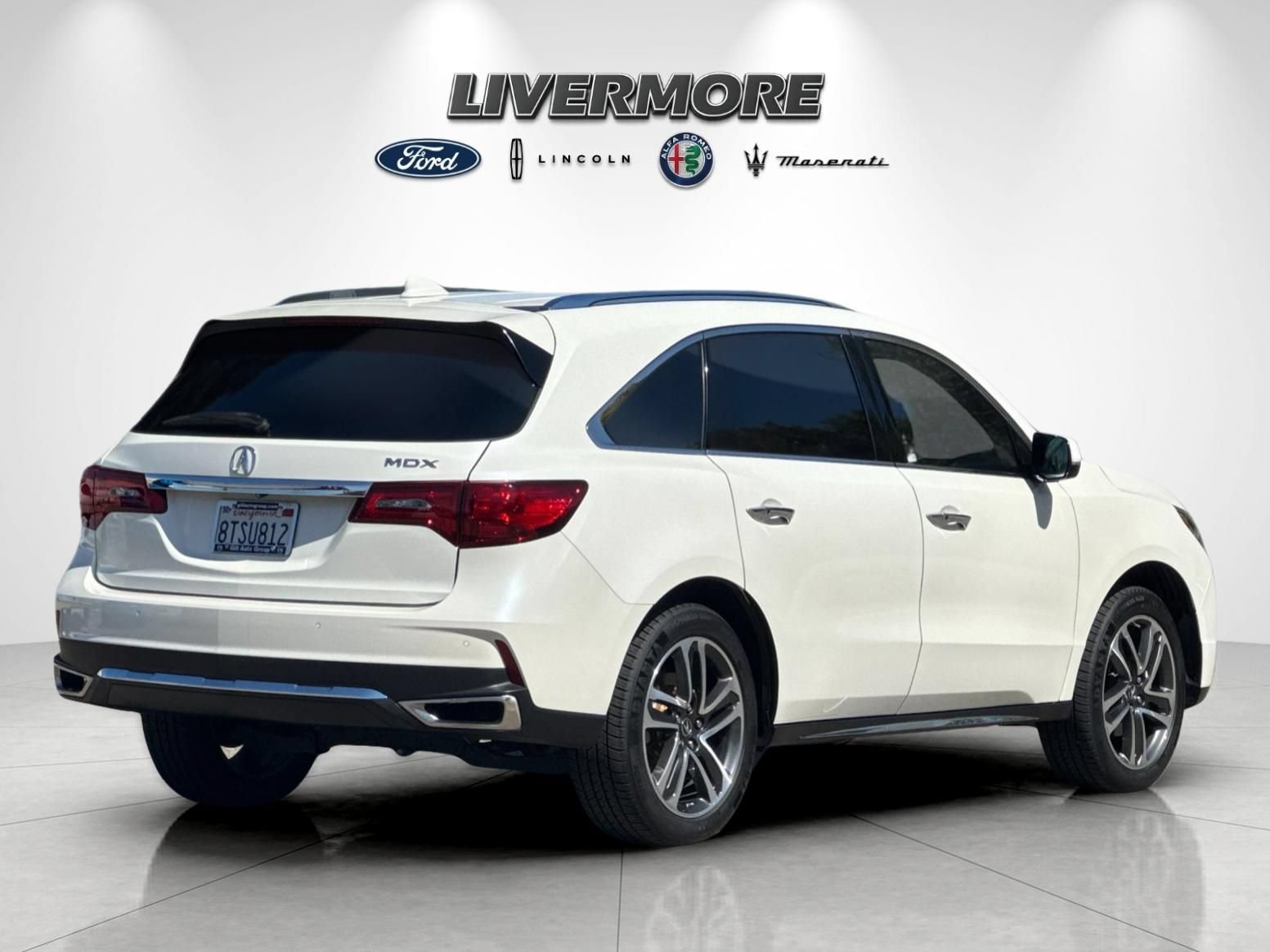 Used 2017 Acura MDX w/ Advance & Entertainment Pac FWD image 3