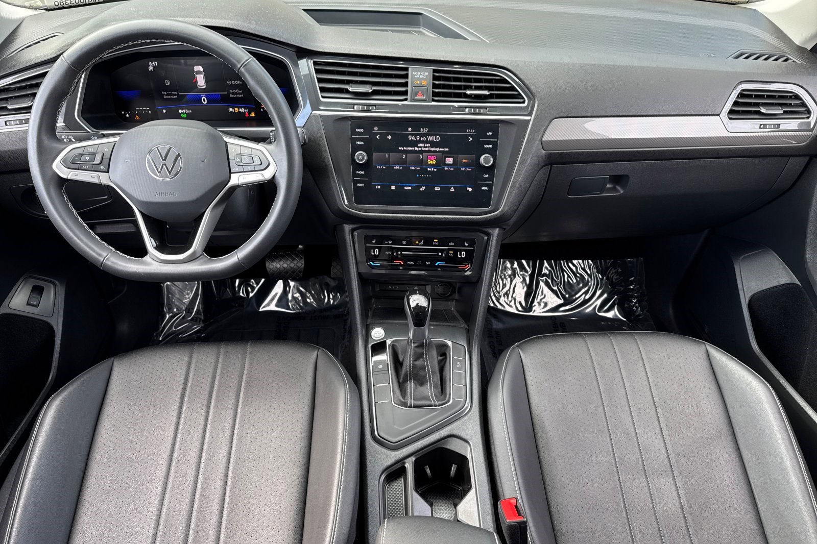 Used 2024 Volkswagen Tiguan SE image 16