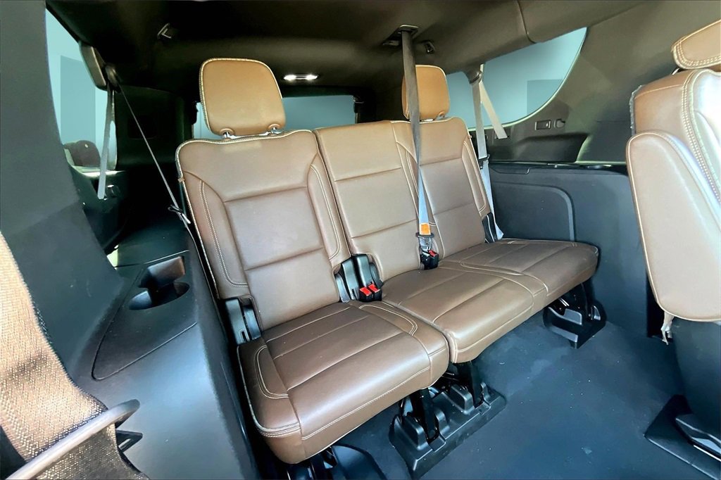 Used 2021 Chevrolet Suburban High Country image 30