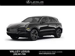 Used 2023 Porsche Cayenne Platinum Edition image 3