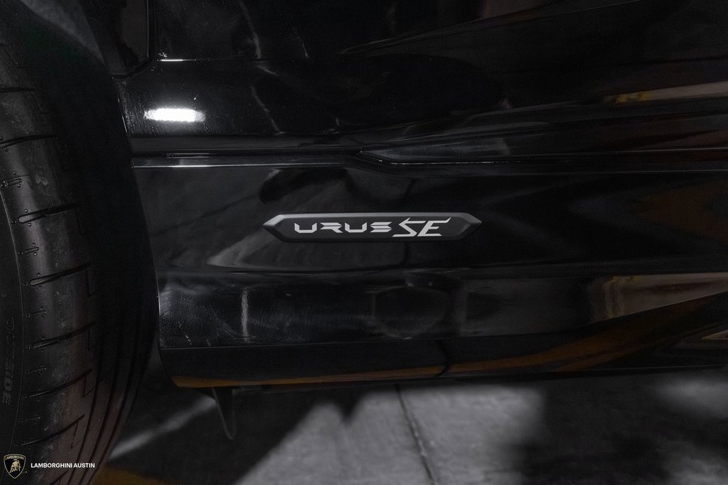 Used 2025 Lamborghini Urus SE image 16