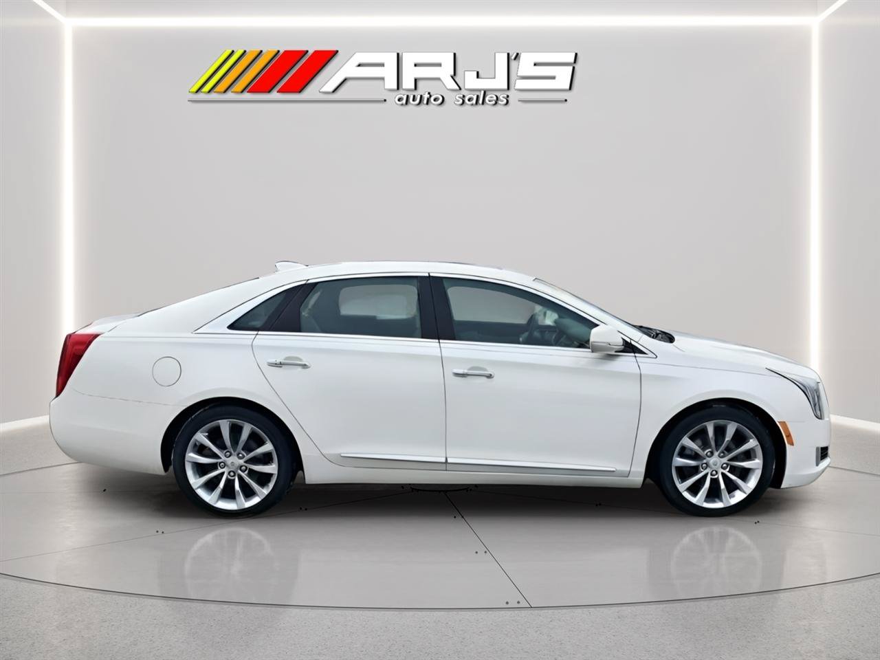 Used 2015 Cadillac XTS Premium AWD/4WD image 4