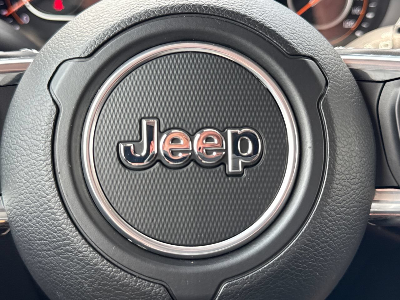 Used 2022 Jeep Wrangler Unlimited Sahara AWD/4WD image 27