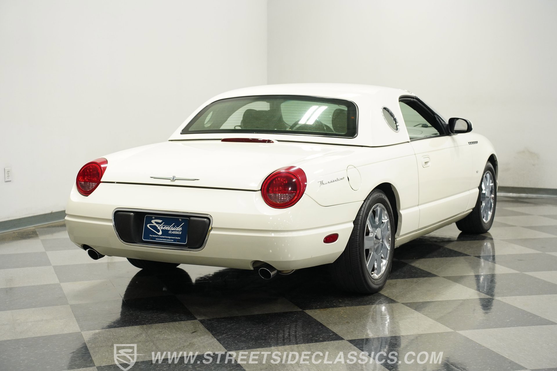 Used 2002 Ford Thunderbird image 11