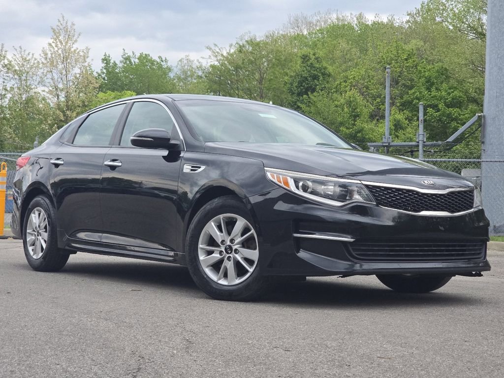 Used 2018 Kia Optima LX FWD image 2