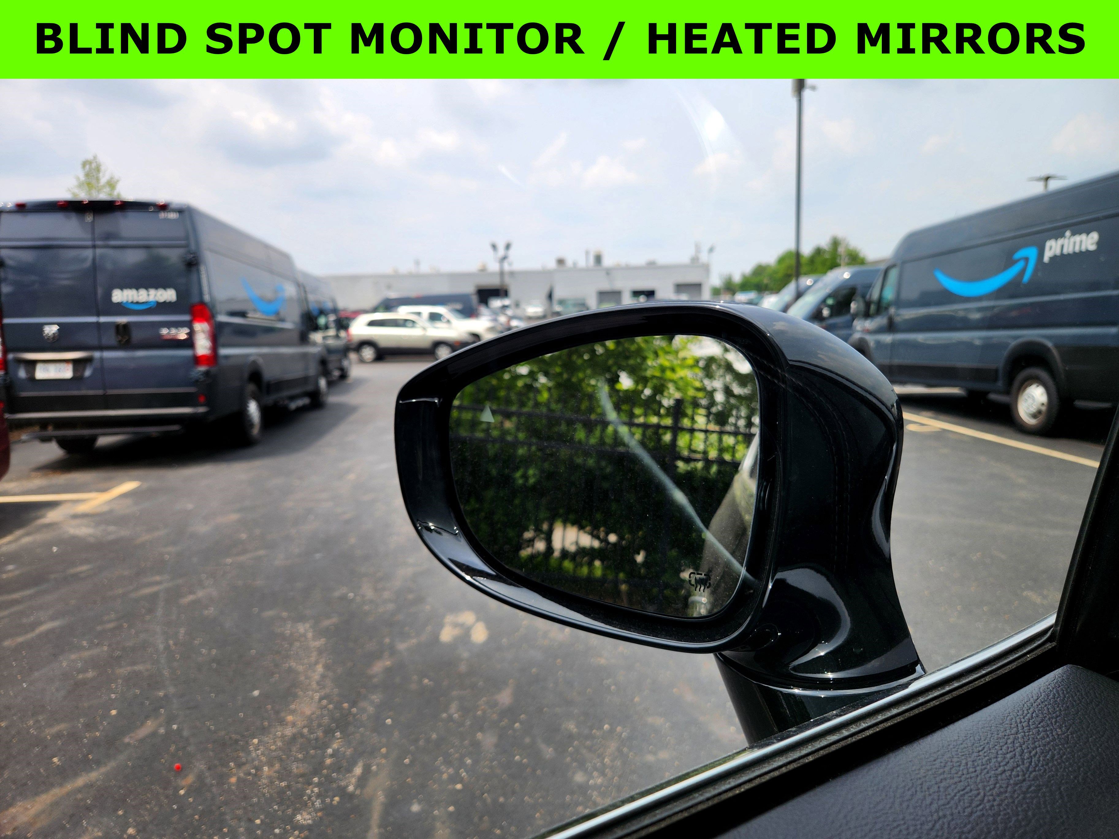 New 2025 Chrysler Pacifica Select w/ Uconnect Theater Family Group image 12