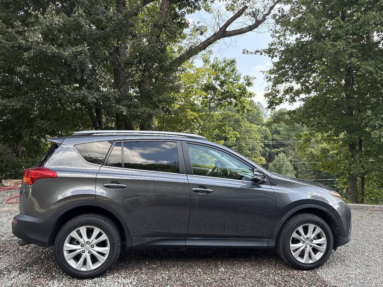 Used 2013 Toyota RAV4 Limited AWD/4WD image 4