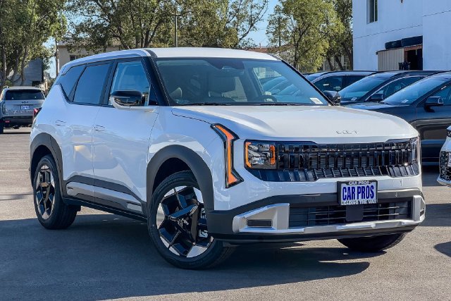 New 2027 Kia Seltos EX FWD image 3