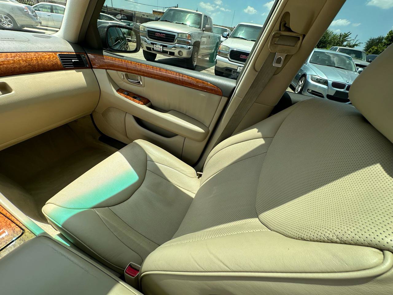 Used 2004 Lexus LS 430 w/ Premium Pkg RWD image 32