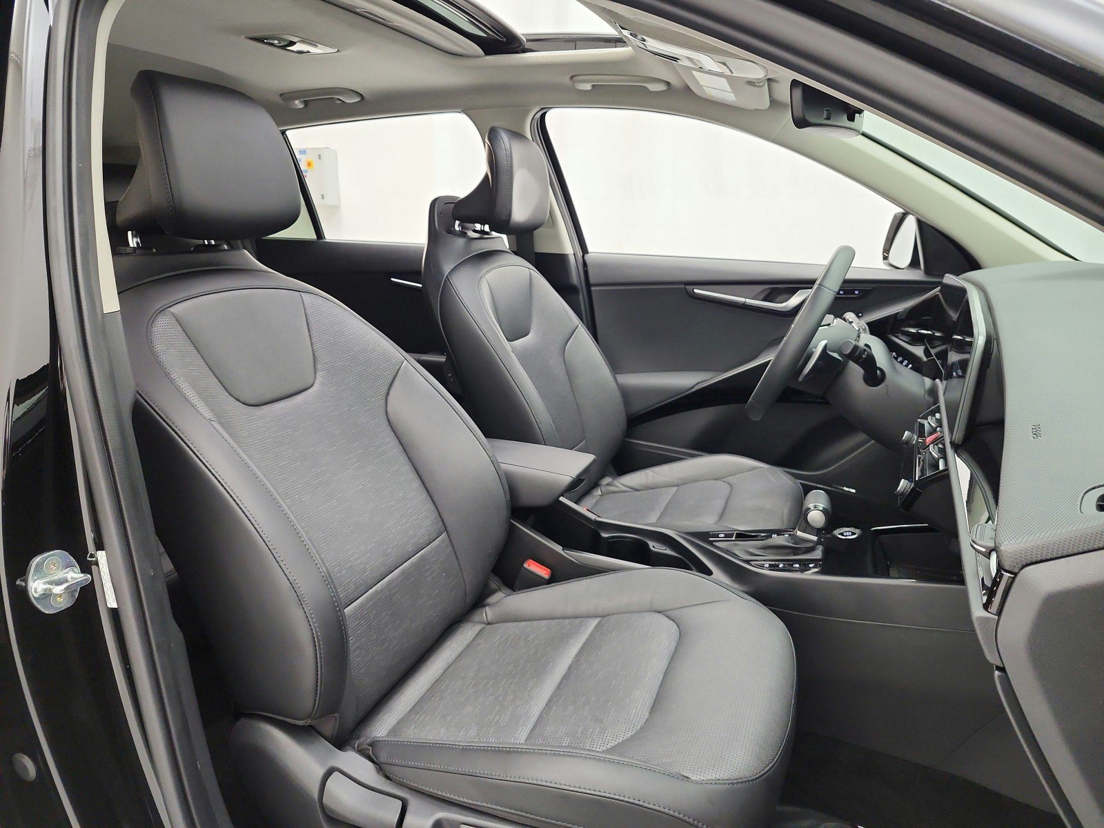 Used 2023 Kia Niro FWD image 20