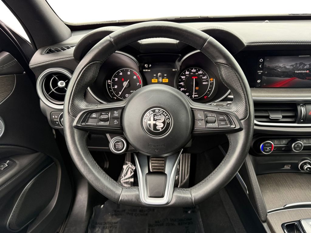 Used 2022 Alfa Romeo Stelvio Ti image 12