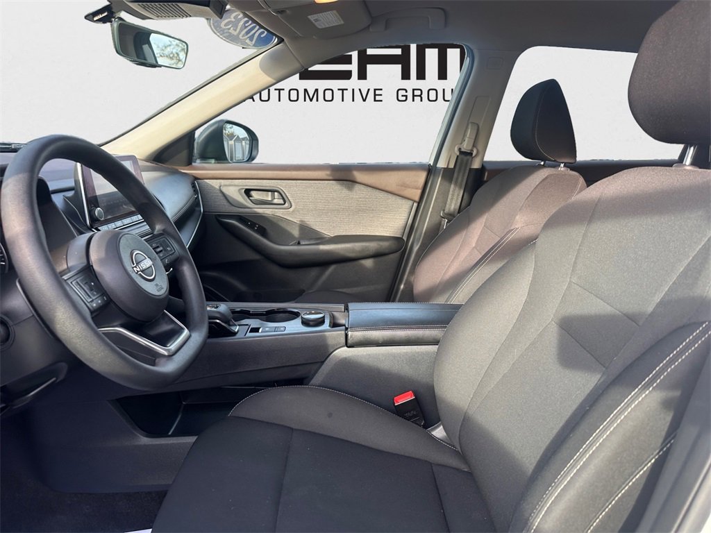 Used 2023 Nissan Rogue S image 23