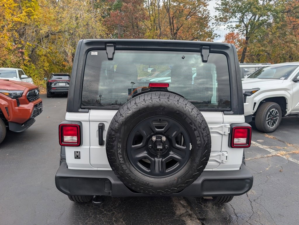 Used 2025 Jeep Wrangler Sport image 7