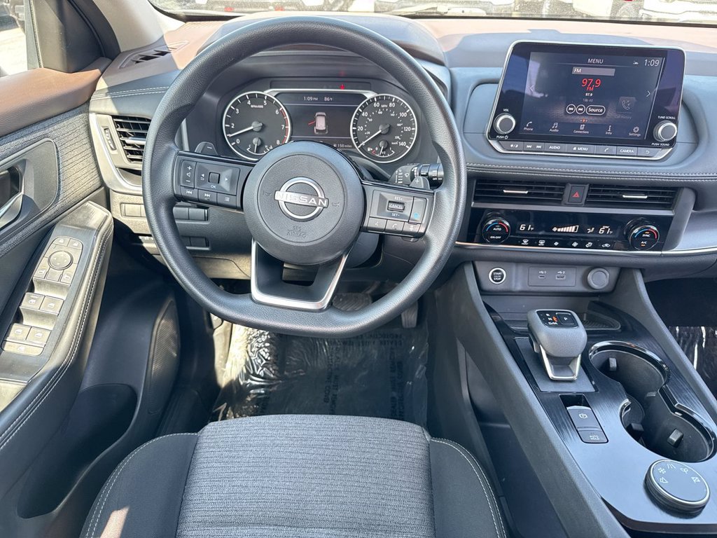Used 2023 Nissan Rogue SV AWD/4WD image 14